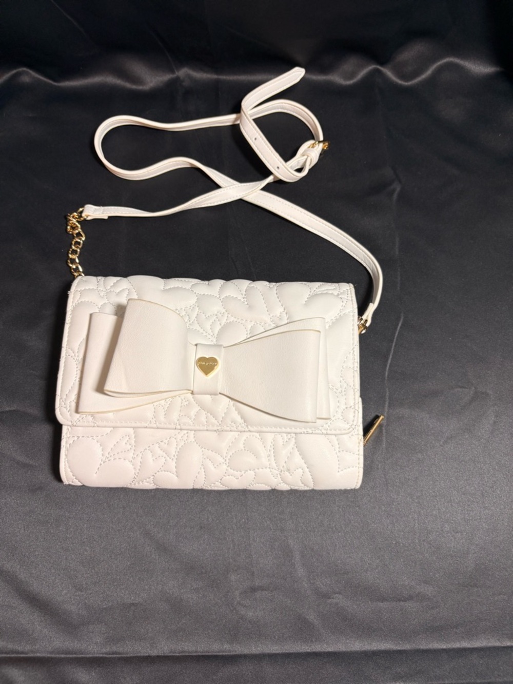 Betsey Johnson White Quilted Bow Crossbody with Gold Heart